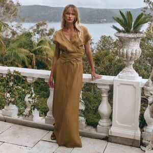 VRG Grl Aki Linen Maxi Skirt NWT Trumpet Maxi Skirt in Olive